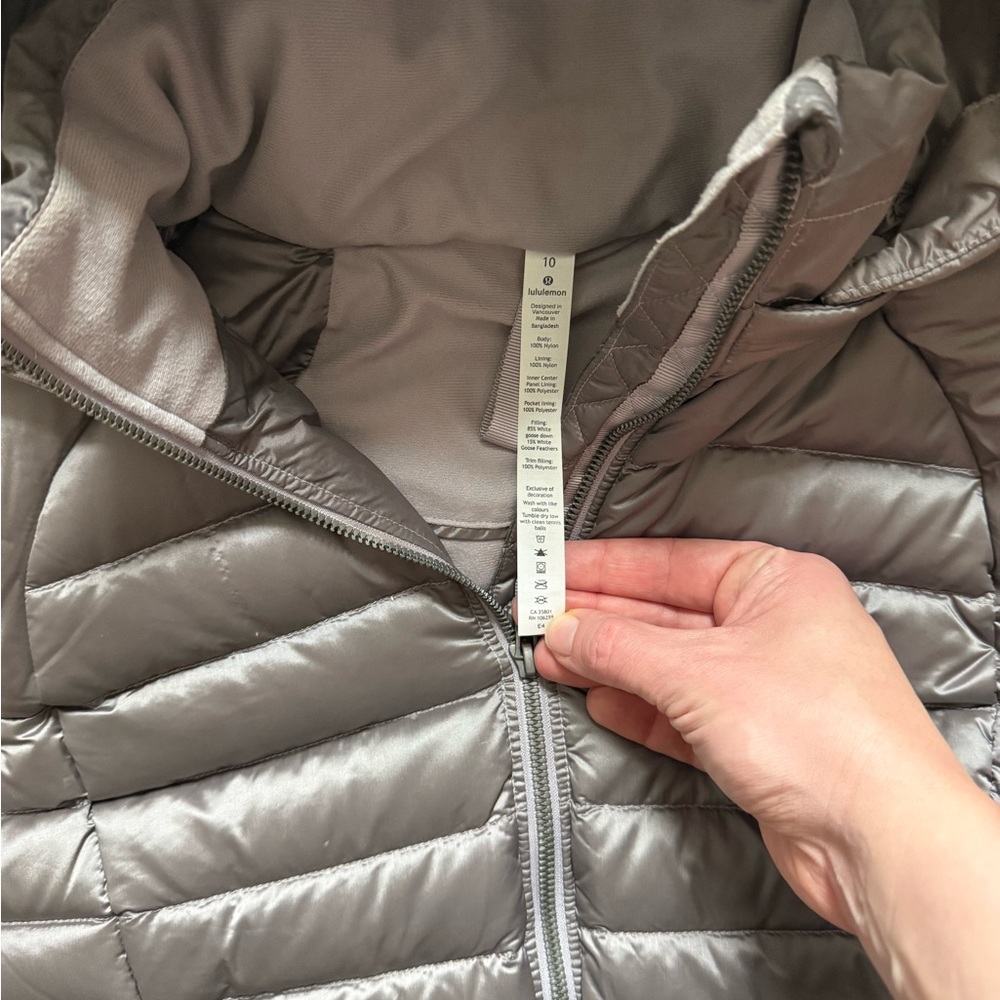 Lululemon Athletica Gray Hooded Puffer Vest - Picture 2 of 3